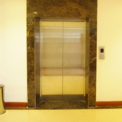 1楼电梯口